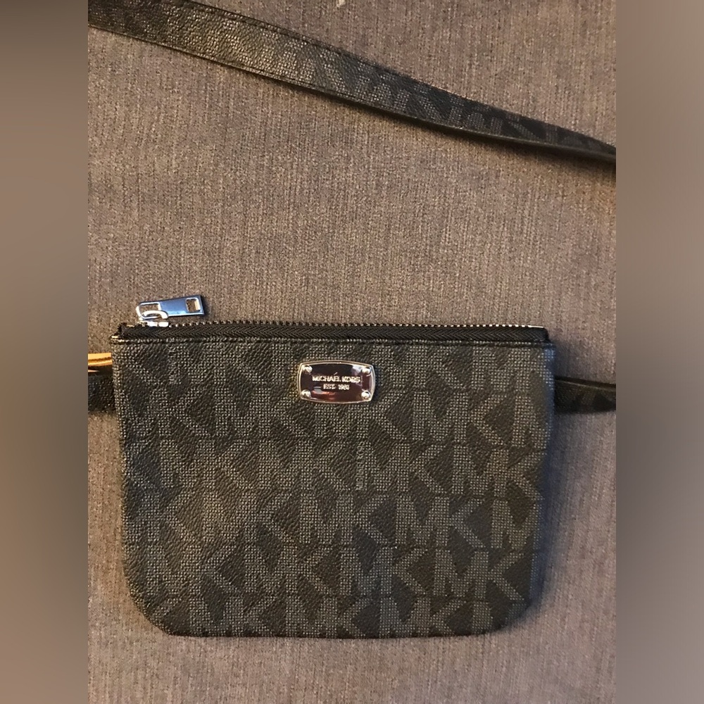 Belt Bag - Picture 3 of 8